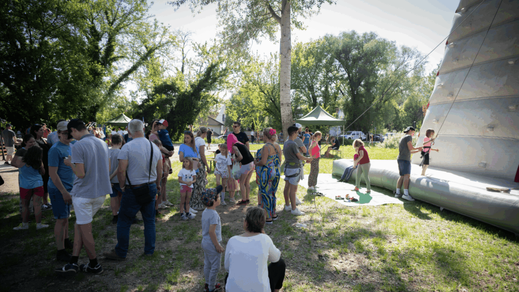 Így szervezz ütős tavaszi céges családi napot, ami nem a napsütéstől lesz jó
